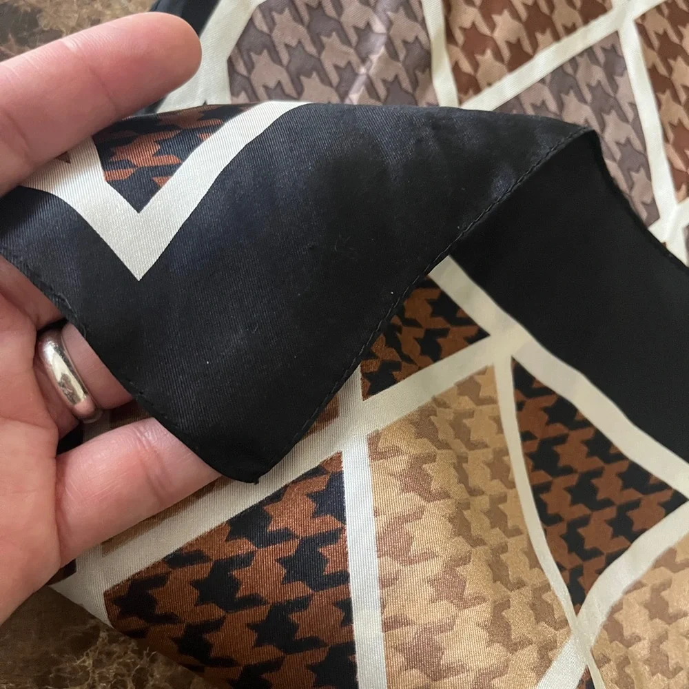 Oscar de la Renta Black, Brown & Tan Geometric Houndstooth Scarf